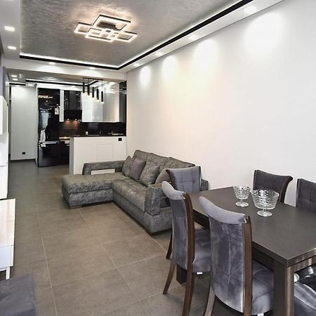 Luxuary 2Bedroom 2 Bathroom Apartment With Jacuzzi Erevan Esterno foto