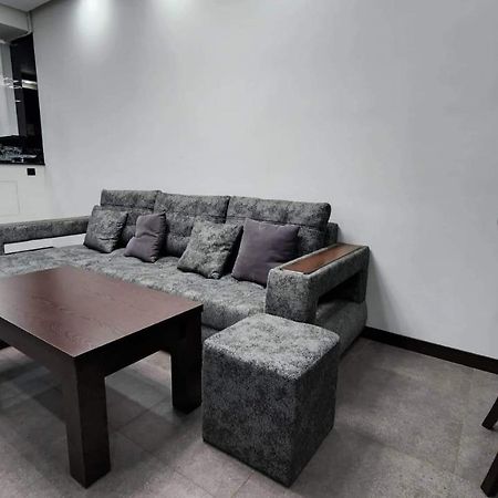 Luxuary 2Bedroom 2 Bathroom Apartment With Jacuzzi Erevan Esterno foto
