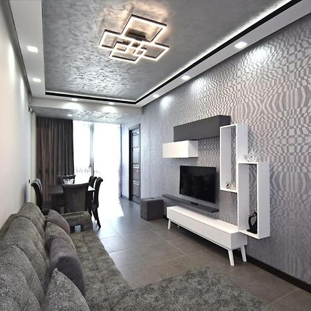 Luxuary 2Bedroom 2 Bathroom Apartment With Jacuzzi Erevan Esterno foto