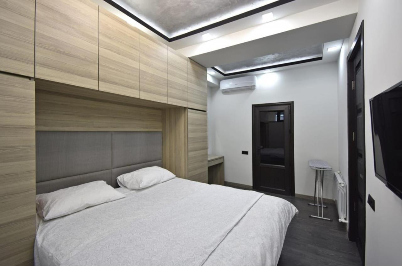 Luxuary 2Bedroom 2 Bathroom Apartment With Jacuzzi Erevan Esterno foto