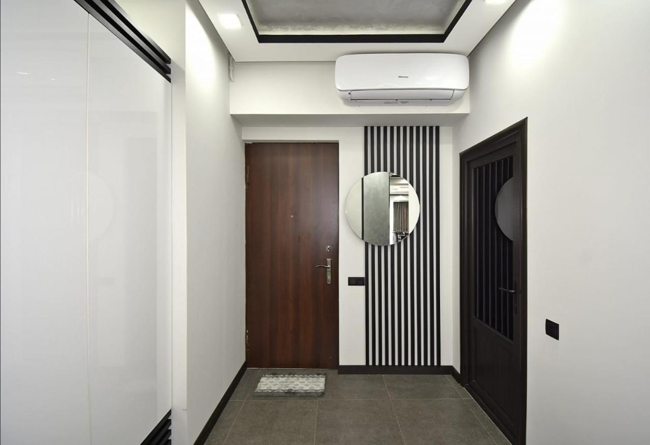 Luxuary 2Bedroom 2 Bathroom Apartment With Jacuzzi Erevan Esterno foto