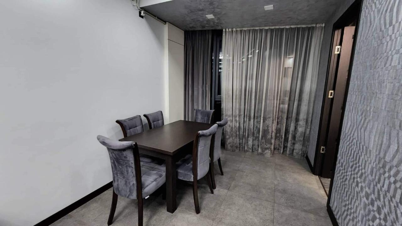 Luxuary 2Bedroom 2 Bathroom Apartment With Jacuzzi Erevan Esterno foto