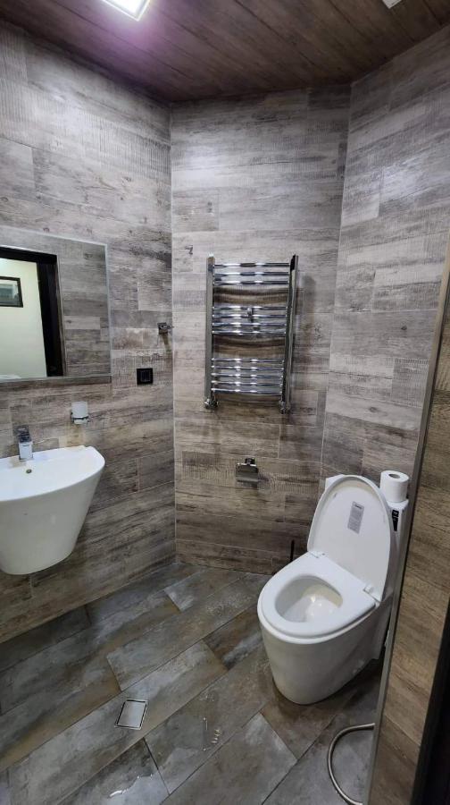 Luxuary 2Bedroom 2 Bathroom Apartment With Jacuzzi Erevan Esterno foto